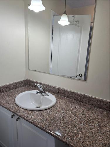 135 James Street S|Unit #1004, Hamilton, ON - Indoor Photo Showing Bathroom