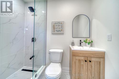 10 Kempsell Crescent, Toronto, ON - Indoor Photo Showing Bathroom