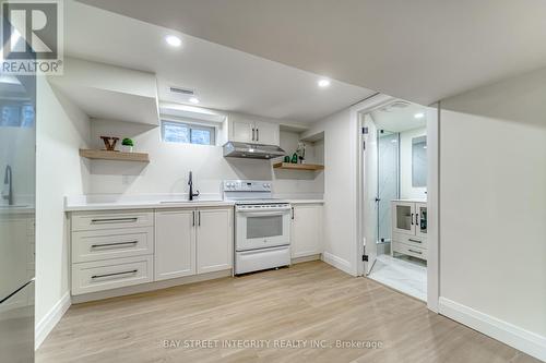 10 Kempsell Crescent, Toronto, ON - Indoor Photo Showing Kitchen