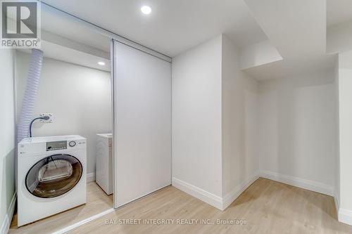 10 Kempsell Crescent, Toronto, ON - Indoor Photo Showing Laundry Room