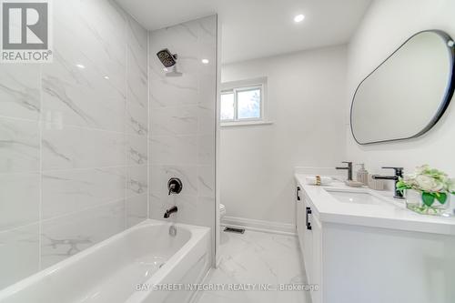 10 Kempsell Crescent, Toronto, ON - Indoor Photo Showing Bathroom