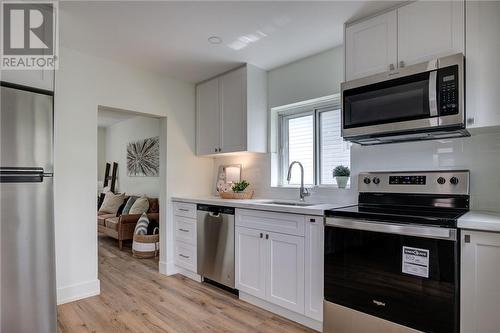 305 Brebeuf, Sudbury, ON - Indoor Photo Showing Kitchen With Upgraded Kitchen