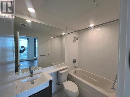 3706 Apartment-900 Carnarvon Street, New Westminster, BC - Indoor Photo Showing Bathroom