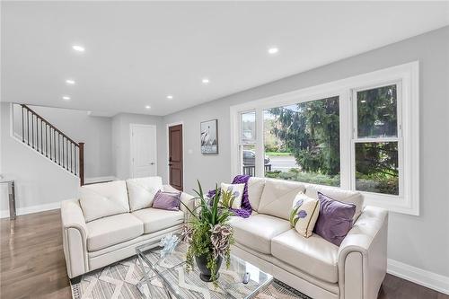 101 King Street E, Hamilton, ON - Indoor Photo Showing Living Room