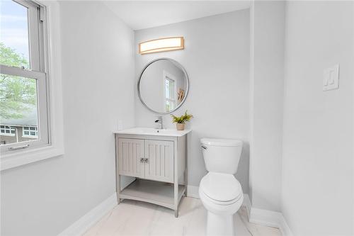 101 King Street E, Hamilton, ON - Indoor Photo Showing Bathroom