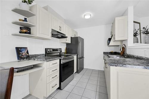 175 Fiddlers Green Road|Unit #8, Ancaster, ON - Indoor Photo Showing Kitchen