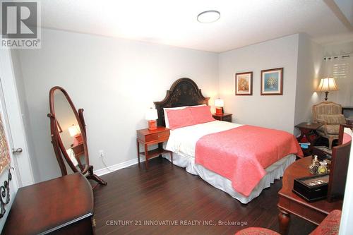 7 - 51 Hays Boulevard, Oakville, ON - Indoor Photo Showing Bedroom
