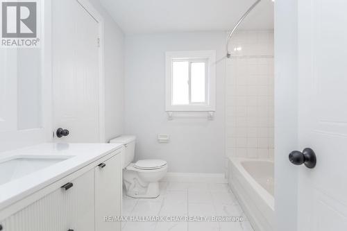 37 Black Cherry Crescent, Barrie, ON - Indoor Photo Showing Bathroom