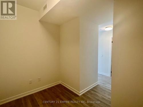 522 - 2300 St. Clair Avenue W, Toronto, ON - Indoor Photo Showing Other Room