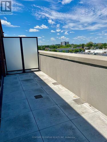 522 - 2300 St. Clair Avenue W, Toronto, ON - Outdoor With Balcony With View