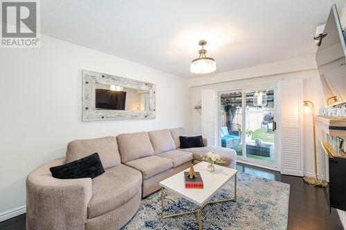 2533 Selord Court, Mississauga, ON - Indoor Photo Showing Living Room
