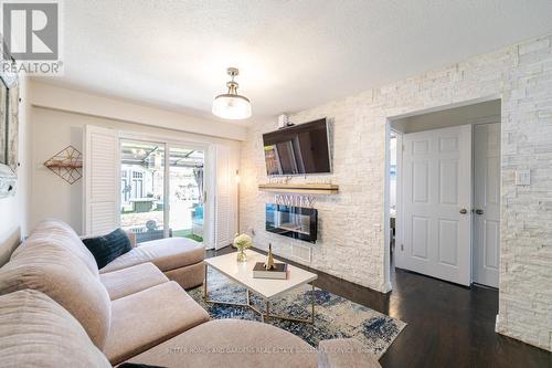 2533 Selord Court, Mississauga, ON - Indoor Photo Showing Living Room With Fireplace