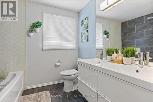 234 York Hill Boulevard, Vaughan, ON - Indoor Photo Showing Bathroom