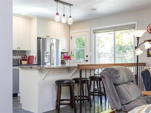 858 Drew Rd, Parksville, BC - Indoor Photo Showing Kitchen