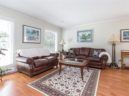 858 Drew Rd, Parksville, BC - Indoor Photo Showing Living Room
