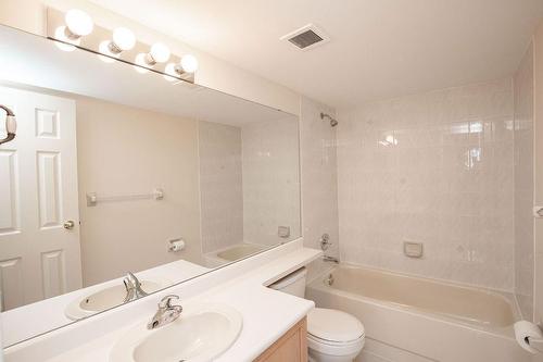 495 Highway 8|Unit #210, Stoney Creek, ON - Indoor Photo Showing Bathroom