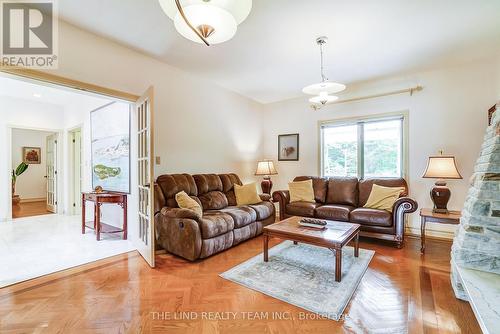 99 Birch Avenue, Richmond Hill, ON - Indoor Photo Showing Living Room