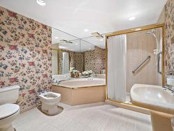 Ensuite bathroom - 