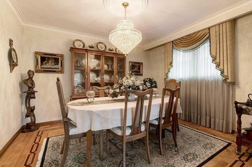 728 Eversley Drive, Mississauga, ON - Indoor Photo Showing Dining Room