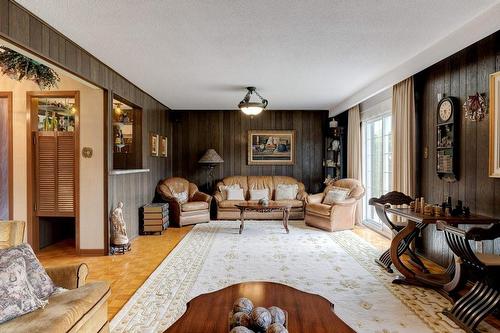 728 Eversley Drive, Mississauga, ON - Indoor Photo Showing Living Room