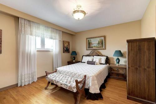 728 Eversley Drive, Mississauga, ON - Indoor Photo Showing Bedroom