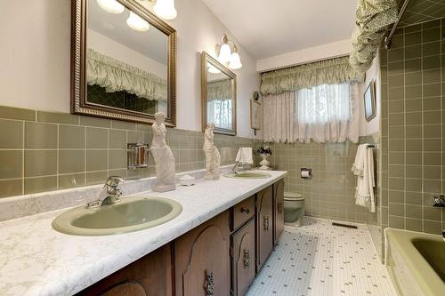 728 Eversley Drive, Mississauga, ON - Indoor Photo Showing Bathroom
