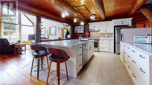 49 Widgeon Cove Road, Northern Bruce Peninsula, ON - Indoor Photo Showing Kitchen With Upgraded Kitchen