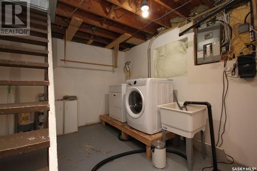 900 Arthur Street, Regina, SK - Indoor Photo Showing Laundry Room