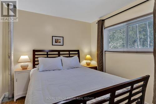 105 Little Silver Lake Way, Galway-Cavendish And Harvey, ON - Indoor Photo Showing Bedroom