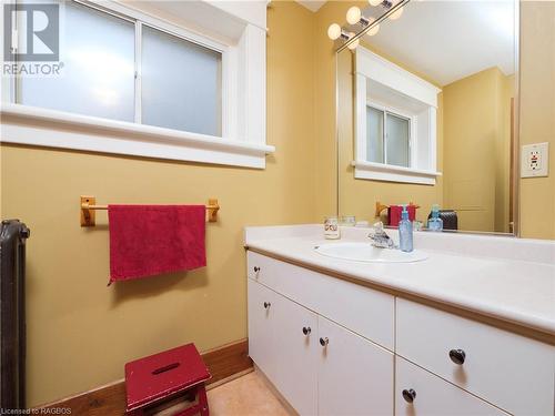 412 11Th Street E, Owen Sound, ON - Indoor Photo Showing Bathroom