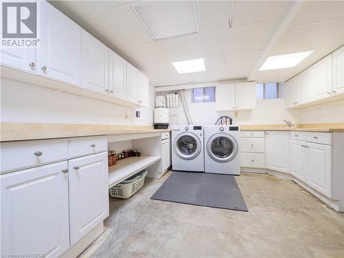 412 11Th Street E, Owen Sound, ON - Indoor Photo Showing Laundry Room