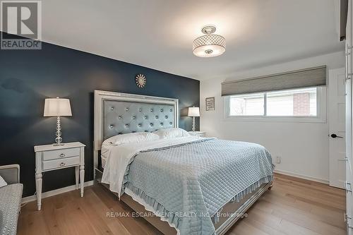 403 Tuck Drive, Burlington, ON - Indoor Photo Showing Bedroom