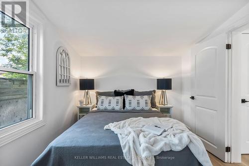 39 William Street, London, ON - Indoor Photo Showing Bedroom