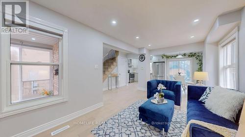 66 Calmist Crescent, Brampton, ON - Indoor Photo Showing Living Room