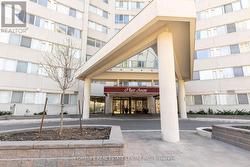 411 - 3700 KANEFF CRESCENT  Mississauga, ON L5A 4B8