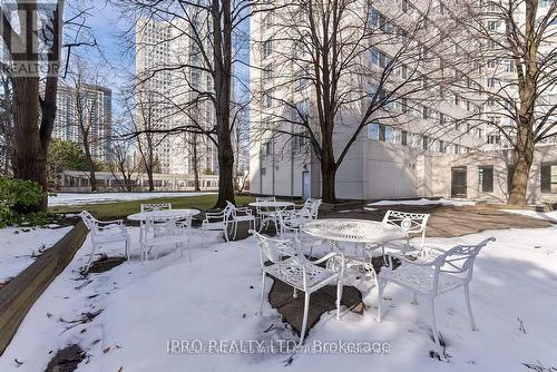 411 - 3700 Kaneff Crescent, Mississauga, ON - Outdoor