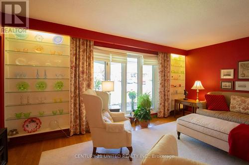 1166 Huron Street, Peterborough, ON - Indoor Photo Showing Living Room