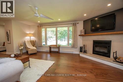 225 Clifton Street, Kawartha Lakes, ON - Indoor Photo Showing Living Room With Fireplace