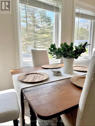 225 Clifton Street, Kawartha Lakes, ON - Indoor Photo Showing Dining Room