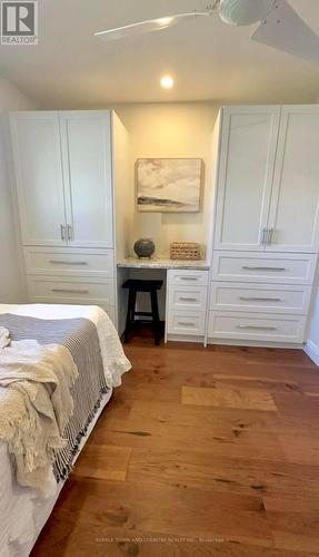 225 Clifton Street, Kawartha Lakes, ON - Indoor Photo Showing Bedroom