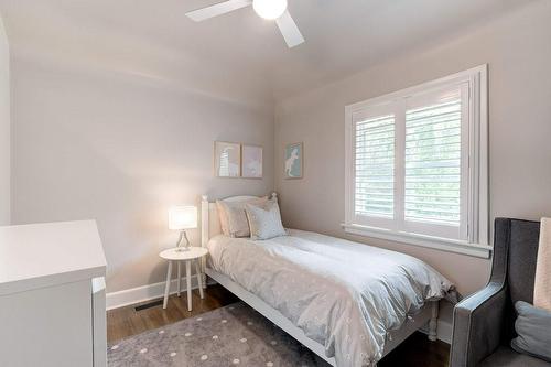 830 Tanager Avenue, Burlington, ON - Indoor Photo Showing Bedroom