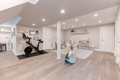 830 Tanager Avenue, Burlington, ON - Indoor Photo Showing Gym Room