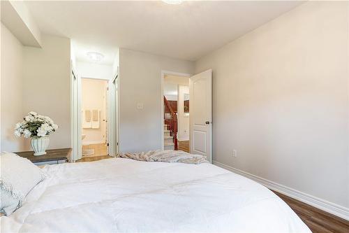 106 Oakhampton Trail, Hamilton, ON - Indoor Photo Showing Bedroom