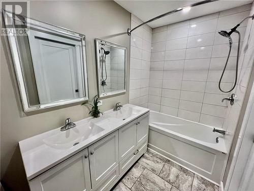 8 Edward Lane, Brockville, ON - Indoor Photo Showing Bathroom