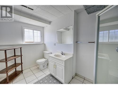 321 Road 9, Oliver, BC - Indoor Photo Showing Bathroom