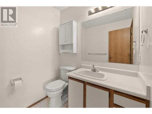 2085 Gordon Drive Unit# 320, Kelowna, BC - Indoor Photo Showing Bathroom