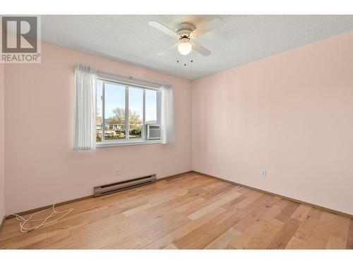 2085 Gordon Drive Unit# 320, Kelowna, BC - Indoor Photo Showing Other Room