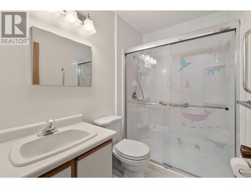 2085 Gordon Drive Unit# 320, Kelowna, BC - Indoor Photo Showing Bathroom