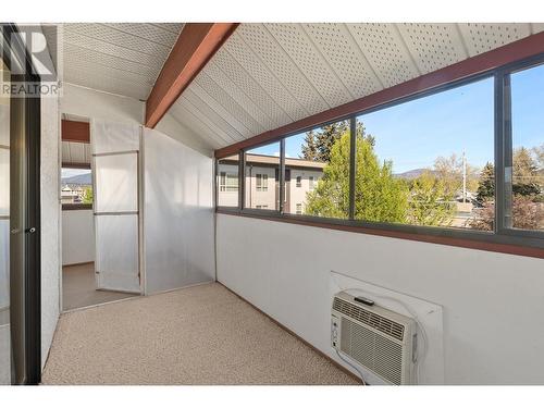 2085 Gordon Drive Unit# 320, Kelowna, BC -  With Exterior