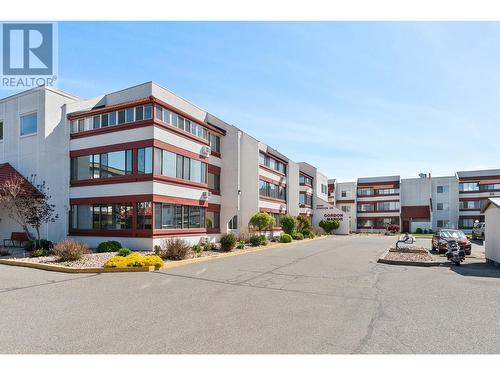 2085 Gordon Drive Unit# 320, Kelowna, BC - Outdoor With Facade